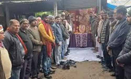 Araria: पूर्व मुख्यमंत्री कर्पूरी ठाकुर की 101वीं जयंती समारोहपूर्वक मनाई गई Araria: पूर्व मुख्यमंत्री कर्पूरी ठाकुर की 101वीं जयंती समारोहपूर्वक मनाई गई