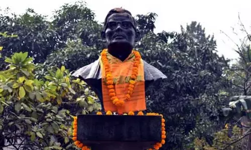 Assam : रूपनाथ ब्रह्मा की 57वीं पुण्यतिथि पर कोकराझार में श्रद्धांजलि दी गई Assam : रूपनाथ ब्रह्मा की 57वीं पुण्यतिथि पर कोकराझार में श्रद्धांजलि दी गई