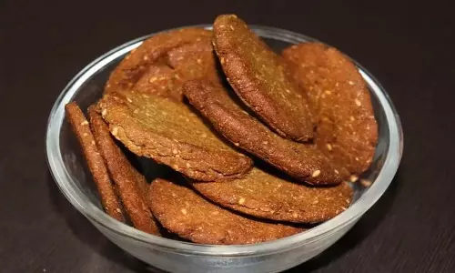 Bajra Pua Recipe: 15 मिनट में घर पर तैयार करें बाजरे का पुआ Bajra Pua Recipe: 15 मिनट में घर पर तैयार करें बाजरे का पुआ