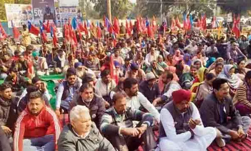 अत्याचारों पर पुलिस की ‘निष्क्रियता’ के खिलाफ CPI का धरना
