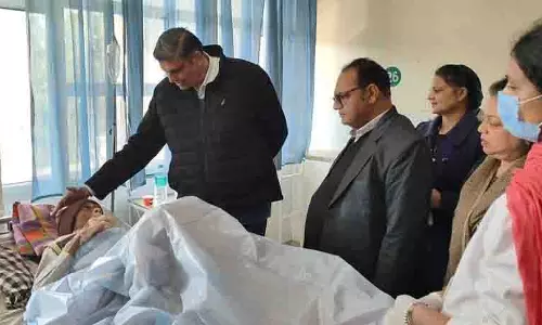 Punjab: स्वास्थ्य निदेशक को सिविल अस्पताल में रिक्त पदों की जानकारी दी Punjab: स्वास्थ्य निदेशक को सिविल अस्पताल में रिक्त पदों की जानकारी दी
