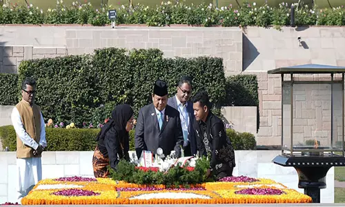 Indonesia के राष्ट्रपति प्रबोवो सुबियांटो ने राजघाट पर महात्मा गांधी को श्रद्धांजलि दी