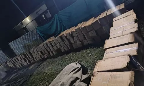BSF ने बड़ी कार्रवाई की: पश्चिम बंगाल में 1.4 करोड़ रुपये की फेंसेडिल जब्त की गई BSF ने बड़ी कार्रवाई की: पश्चिम बंगाल में 1.4 करोड़ रुपये की फेंसेडिल जब्त की गई
