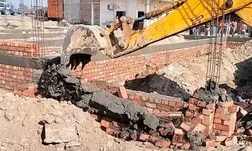 Haryana : पेहोवा में अनाधिकृत कॉलोनियों में तोड़फोड़ अभियान चलाया गया