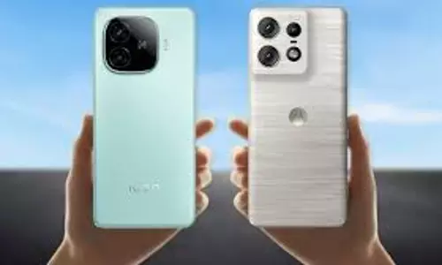 Motorola से लेकर Realme तक के स्मार्टफोन पर मिल रहा 5500 रूपए का डिस्काउंट