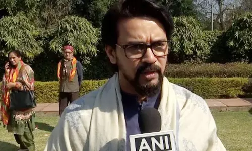 सबसे बेईमान: अनुराग ठाकुर ने आप की बेईमान टिप्पणी पर Kejriwal पर निशाना साधा सबसे बेईमान: अनुराग ठाकुर ने आप की बेईमान टिप्पणी पर Kejriwal पर निशाना साधा