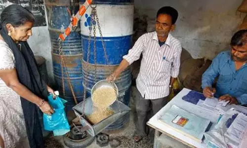Tamil Nadu: राशन दुकानों के लिए छुट्टियों की संशोधित सूची घोषित Tamil Nadu: राशन दुकानों के लिए छुट्टियों की संशोधित सूची घोषित