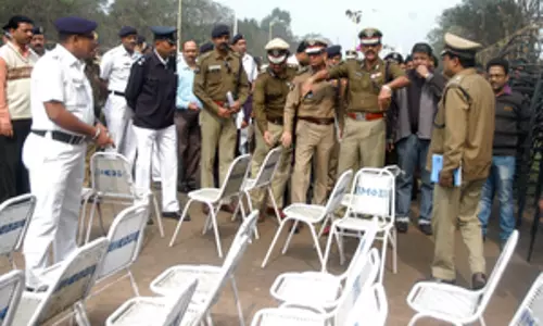 Bengal: गणतंत्र दिवस समारोह के लिए कड़ी सुरक्षा व्यवस्था Bengal: गणतंत्र दिवस समारोह के लिए कड़ी सुरक्षा व्यवस्था