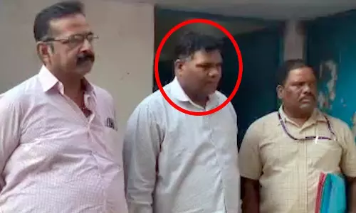 राजस्व निरीक्षक को ACB ने किया गिरफ्तार राजस्व निरीक्षक को ACB ने किया गिरफ्तार
