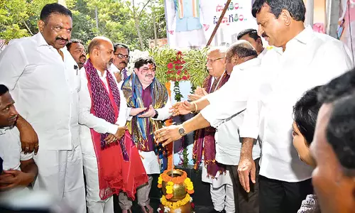 मनोहर लाल खट्टर: हम तेलंगाना को हिस्सेदारी से ज़्यादा घर देंगे मनोहर लाल खट्टर: हम तेलंगाना को हिस्सेदारी से ज़्यादा घर देंगे