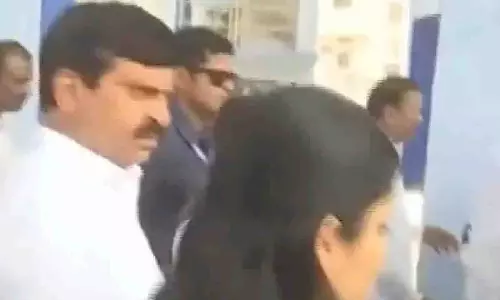 Hyderabad: सुरक्षा चूक पर तेलंगाना के मंत्री की प्रतिक्रिया से विवाद Hyderabad: सुरक्षा चूक पर तेलंगाना के मंत्री की प्रतिक्रिया से विवाद