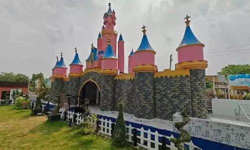 Hyderabad के ‘मिनी डिज़्नीलैंड’ के अंदर, एक लोकप्रिय पिकनिक स्थल