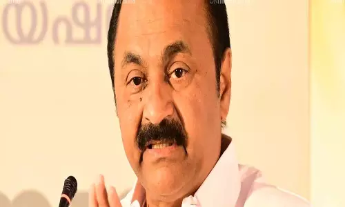 Kerala : पीपीई किट का इस्तेमाल कर चेन्निथला की शराब की भट्टी की चमक चुरा ली Kerala : पीपीई किट का इस्तेमाल कर चेन्निथला की शराब की भट्टी की चमक चुरा ली