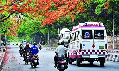 Bengaluru: एम्बुलेंस को रास्ता न देने पर ऑटो चालक गिरफ्तार