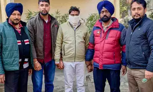 सफाई सेवक से मासिक रिश्वत लेने के आरोप में MC लंबरदार गिरफ्तार
