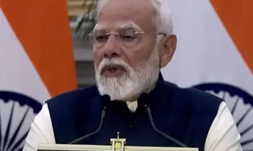 भारत, इंडोनेशिया रक्षा विनिर्माण और आपूर्ति श्रृंखला में मिलकर काम करेंगे: PM Modi भारत, इंडोनेशिया रक्षा विनिर्माण और आपूर्ति श्रृंखला में मिलकर काम करेंगे: PM Modi