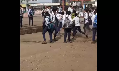 रायपुर: गर्लफ्रेंड को लेकर हुआ विवाद, युवक को सरेआम पीटा