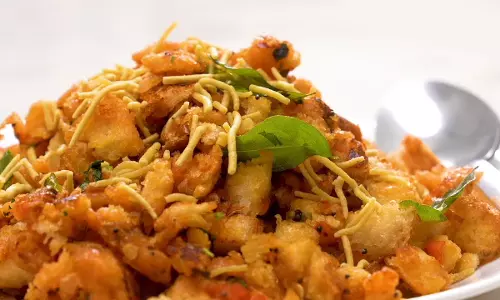 Bread Poha ब्रेकफास्ट में आजमाएं ये आसान डिश Bread Poha ब्रेकफास्ट में आजमाएं ये आसान डिश