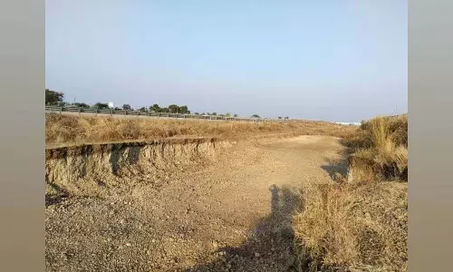 समृद्धि हाईवे पर 500 लीटर डीजल चोरी, चार पहिया वाहनों का इस्तेमाल कर रहे गिरोह समृद्धि हाईवे पर 500 लीटर डीजल चोरी, चार पहिया वाहनों का इस्तेमाल कर रहे गिरोह