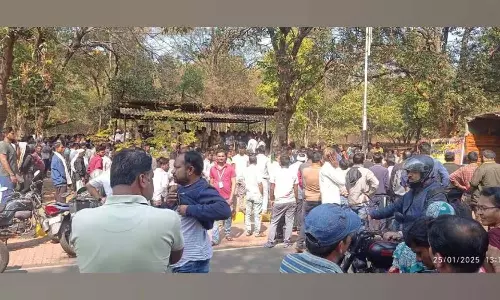 भंडारा आयुध फैक्ट्री में विस्फोट: गुस्साए परिजनों ने अधिकारियों को घेरकर पीटा