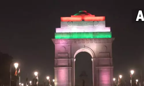 गणतंत्र दिवस पर इंडिया गेट को तिरंगे के रंग वाली लाइटों से सजाया गया, VIDEO गणतंत्र दिवस पर इंडिया गेट को तिरंगे के रंग वाली लाइटों से सजाया गया, VIDEO