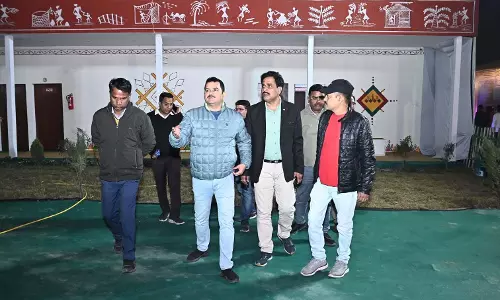 P. Dayanand: सचिव जनसंपर्क पी. दयानंद ने महाकुंभ में छत्तीसगढ़ पवेलियन का लिया जायजा