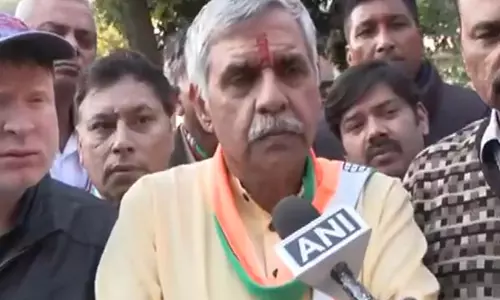 कांग्रेस नेताओं को निशाना बनाने वाले AAP के पोस्टर पर संदीप दीक्षित ने कही ये बात