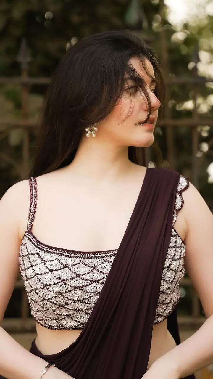 आस्था शाह का गॉर्जियस लुक