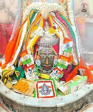 Ujjain News: महाकाल मंदिर में दिखा देशभक्ति और धार्मिक आस्था का अनूठा संगम