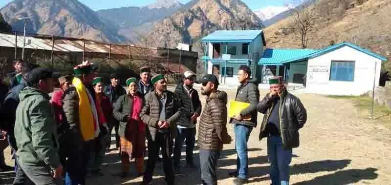 Kinnaur में जन समस्याओं का समाधान किया, विकास योजनाओं की समीक्षा की