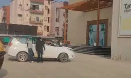 7 करोड़ नकदी और 10 करोड़ के जेवरात जब्त, त्रेहान ग्रुप के यहां से आयकर विभाग ने किया बरामद 7 करोड़ नकदी और 10 करोड़ के जेवरात जब्त, त्रेहान ग्रुप के यहां से आयकर विभाग ने किया बरामद