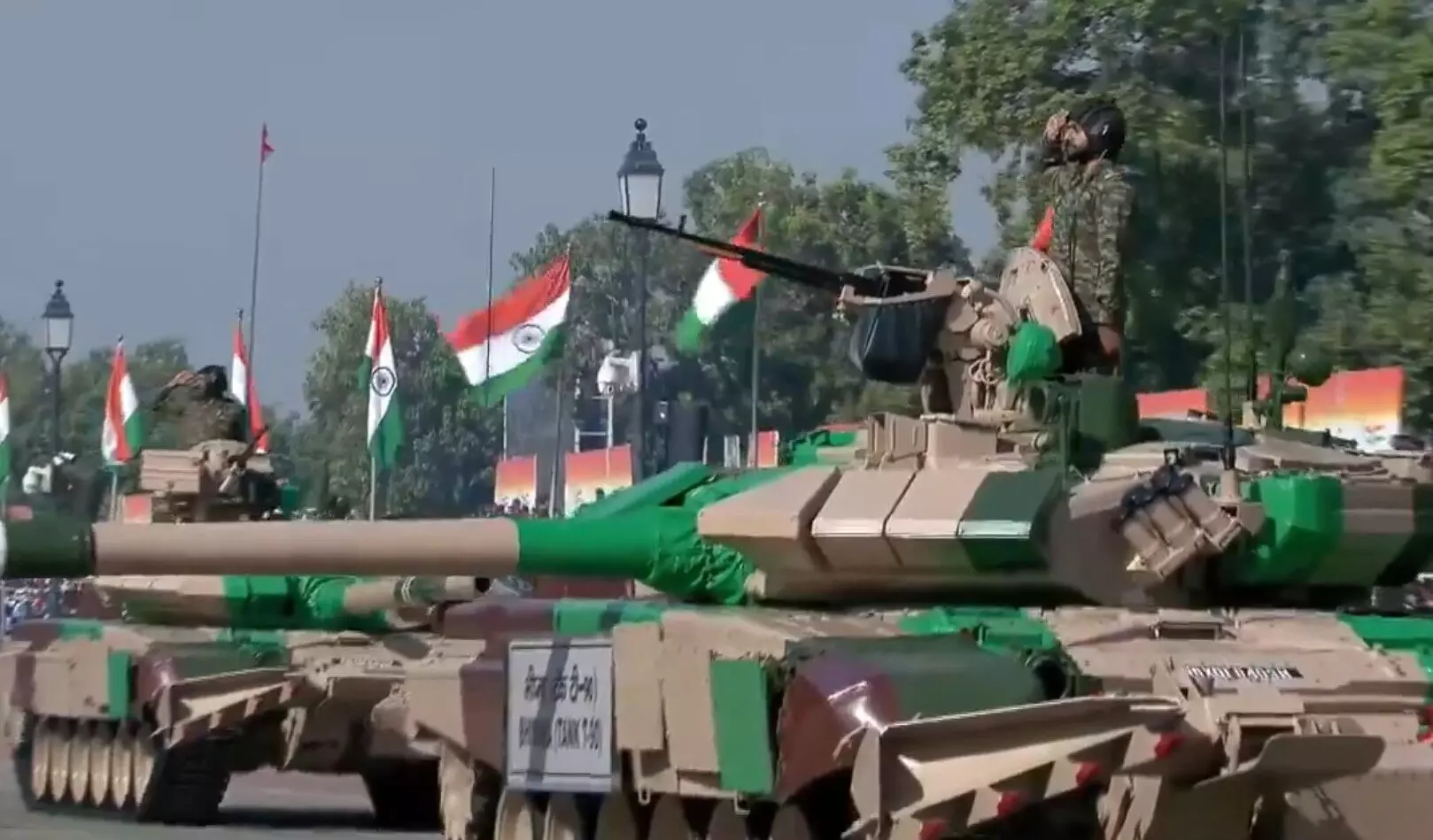 T-90 Bhishma tank, नाग मिसाइल प्रणाली ने 76वें गणतंत्र दिवस परेड में आकर्षण का केन्द्र बने