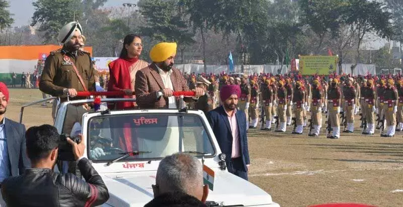 Punjab , हरियाणा ने देश के साथ मिलकर मनाया 76वां गणतंत्र दिवस