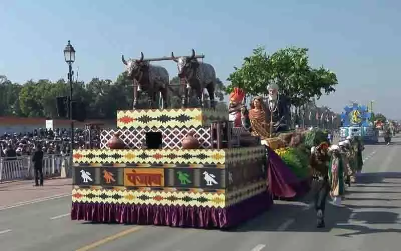 Republic Day पर झांकी में राज्य को ज्ञान और बुद्धि की भूमि के रूप में दर्शाया गया