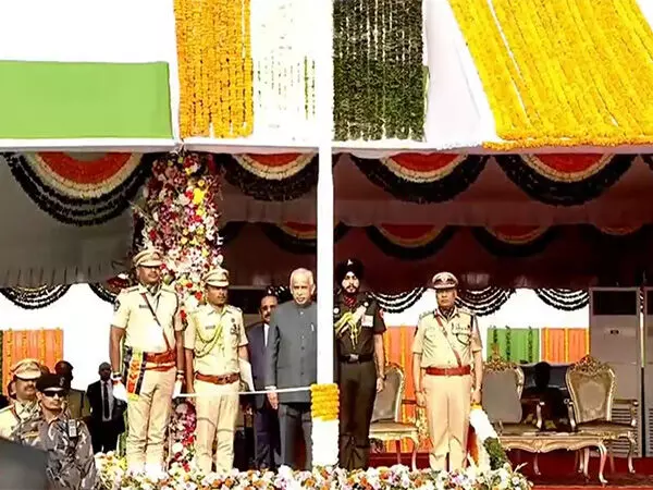 आंध्र के राज्यपाल सैयद अब्दुल नजीर ने 76th Republic Day पर राष्ट्रीय ध्वज फहराया