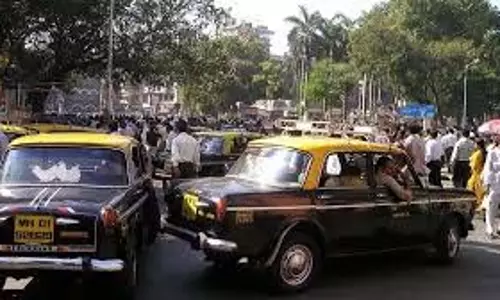 Maharashtra: ऑटो और टैक्सी का सफर होगा महंगा Maharashtra: ऑटो और टैक्सी का सफर होगा महंगा
