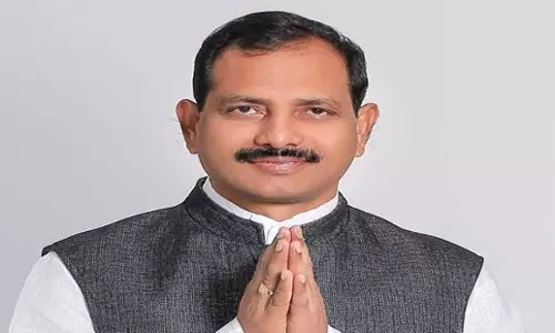 Andhra: वाईएसआरसीपी मेडिकल कॉलेजों के निजीकरण के खिलाफ Andhra: वाईएसआरसीपी मेडिकल कॉलेजों के निजीकरण के खिलाफ