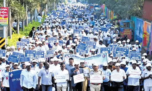 Andhra: आंध्र प्रदेश की अंतिम मतदाता सूची में पांच लाख नए मतदाता शामिल Andhra: आंध्र प्रदेश की अंतिम मतदाता सूची में पांच लाख नए मतदाता शामिल