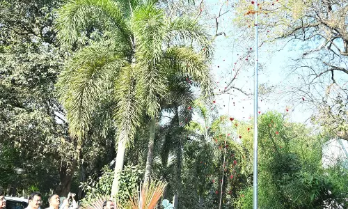 वित्तमंत्री ओपी चौधरी ने बिलासपुर में फहराया तिरंगा