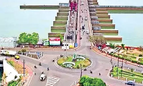 माझी सरकार ने कटक में महानदी को नई सुविधाएं प्रदान करने का निर्णय लिया माझी सरकार ने कटक में महानदी को नई सुविधाएं प्रदान करने का निर्णय लिया