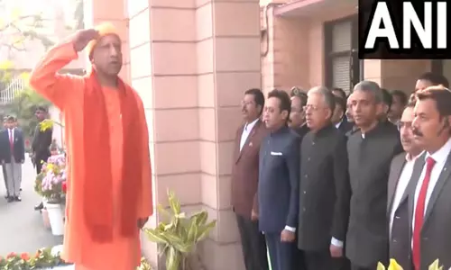 CM योगी ने 76वें गणतंत्र दिवस पर लखनऊ में राष्ट्रीय ध्वज फहराया CM योगी ने 76वें गणतंत्र दिवस पर लखनऊ में राष्ट्रीय ध्वज फहराया