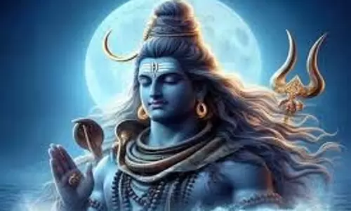 Somwar ke upay: सोमवार को इन उपायों से करें भगवान शिव को प्रसन्न, पूरी होगी हर मनोकामना