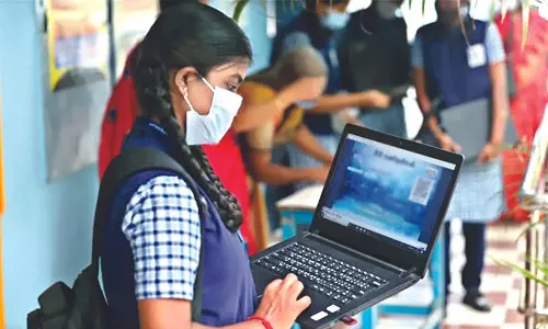 TN: सरकार की मुफ्त लैपटॉप योजना पर अभी तक कोई स्पष्टता नहीं, 37 लाख छात्र प्रतीक्षा सूची में TN: सरकार की मुफ्त लैपटॉप योजना पर अभी तक कोई स्पष्टता नहीं, 37 लाख छात्र प्रतीक्षा सूची में