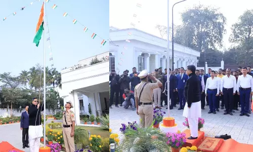 CM माणिक साहा ने 76वें गणतंत्र दिवस पर अपने आधिकारिक निवास पर राष्ट्रीय ध्वज फहराया