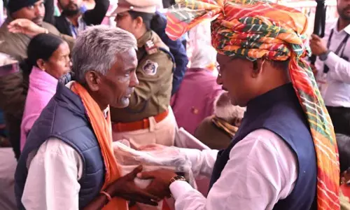 शहीदों के परिवारजनों से मिले CM विष्णुदेव साय