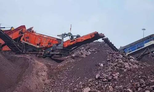 खनन केंद्र जोडा में औद्योगिक विकास का अभाव खनन केंद्र जोडा में औद्योगिक विकास का अभाव