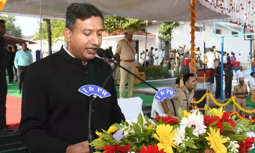 Adilabad में देशभक्ति की भावना और उल्लास के साथ मनाया गया 76वां गणतंत्र दिवस