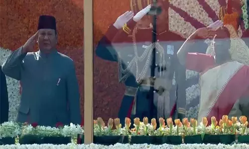 राष्ट्रपति द्रौपदी मुर्मू ने 76वें गणतंत्र दिवस पर कर्तव्य पथ पर राष्ट्रीय ध्वज फहराया
