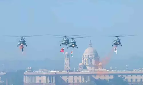 गणतंत्र दिवस समारोह : 22 लड़ाकू विमानों समेत कुल 40 विमानों ने किया फ्लाईपास्ट गणतंत्र दिवस समारोह : 22 लड़ाकू विमानों समेत कुल 40 विमानों ने किया फ्लाईपास्ट