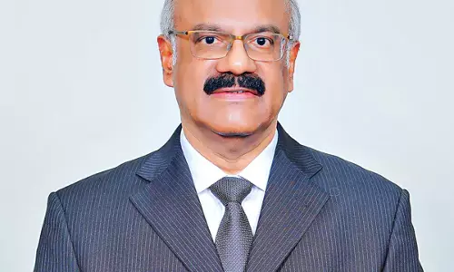 डॉ दुव्वुरी नागेश्वर रेड्डी को दूसरे सर्वोच्च नागरिक पुरस्कार पद्म विभूषण से सम्मानित किया डॉ दुव्वुरी नागेश्वर रेड्डी को दूसरे सर्वोच्च नागरिक पुरस्कार पद्म विभूषण से सम्मानित किया